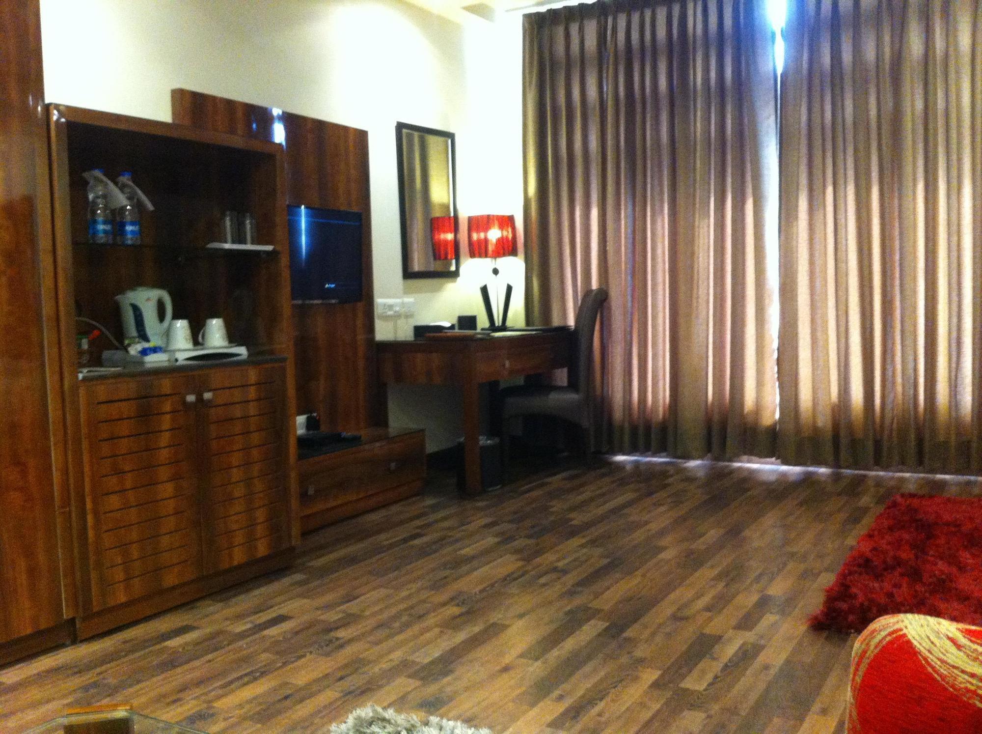 One Earth Avaas Hotel Amritsar Buitenkant foto