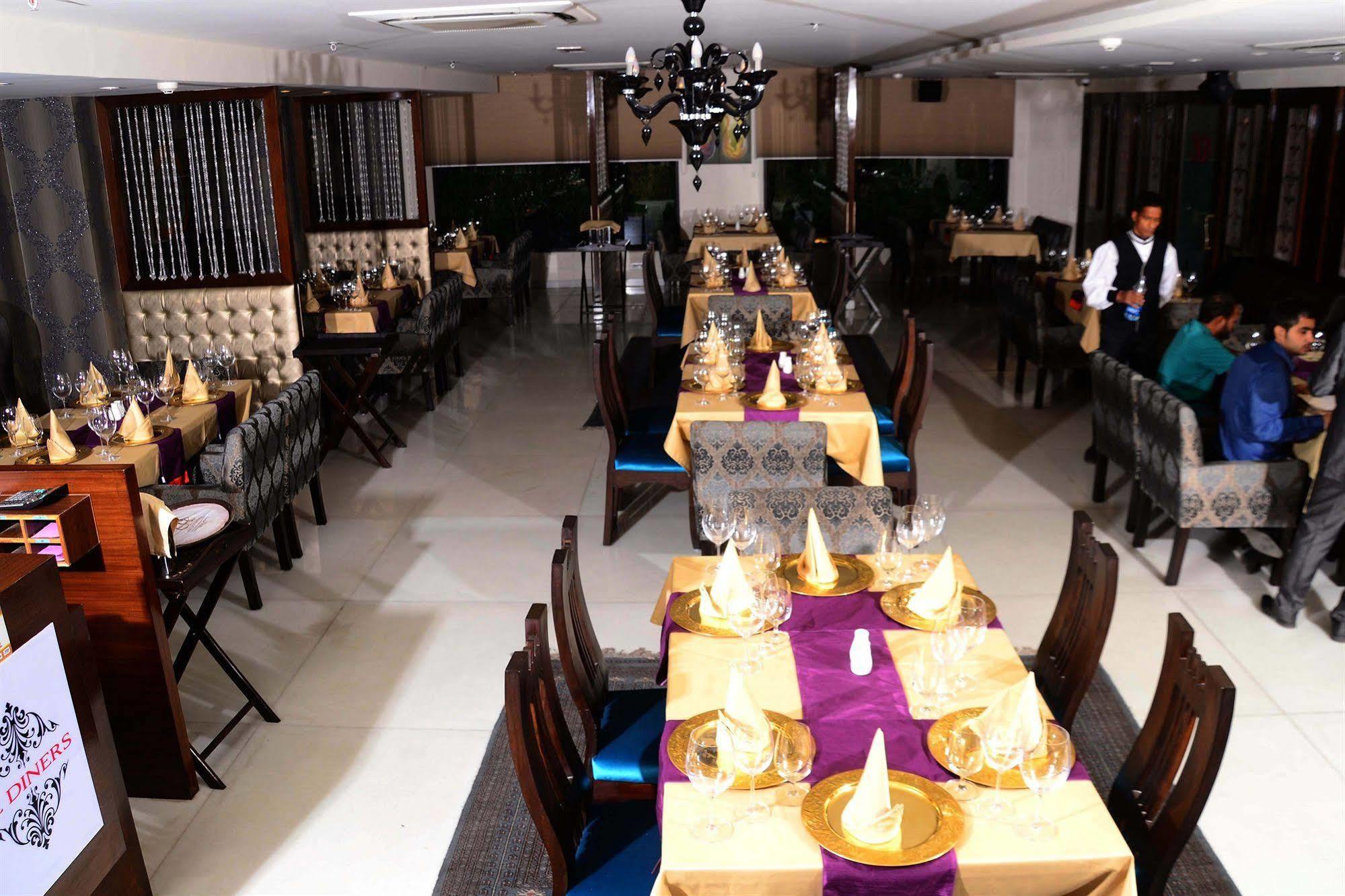 One Earth Avaas Hotel Amritsar Buitenkant foto