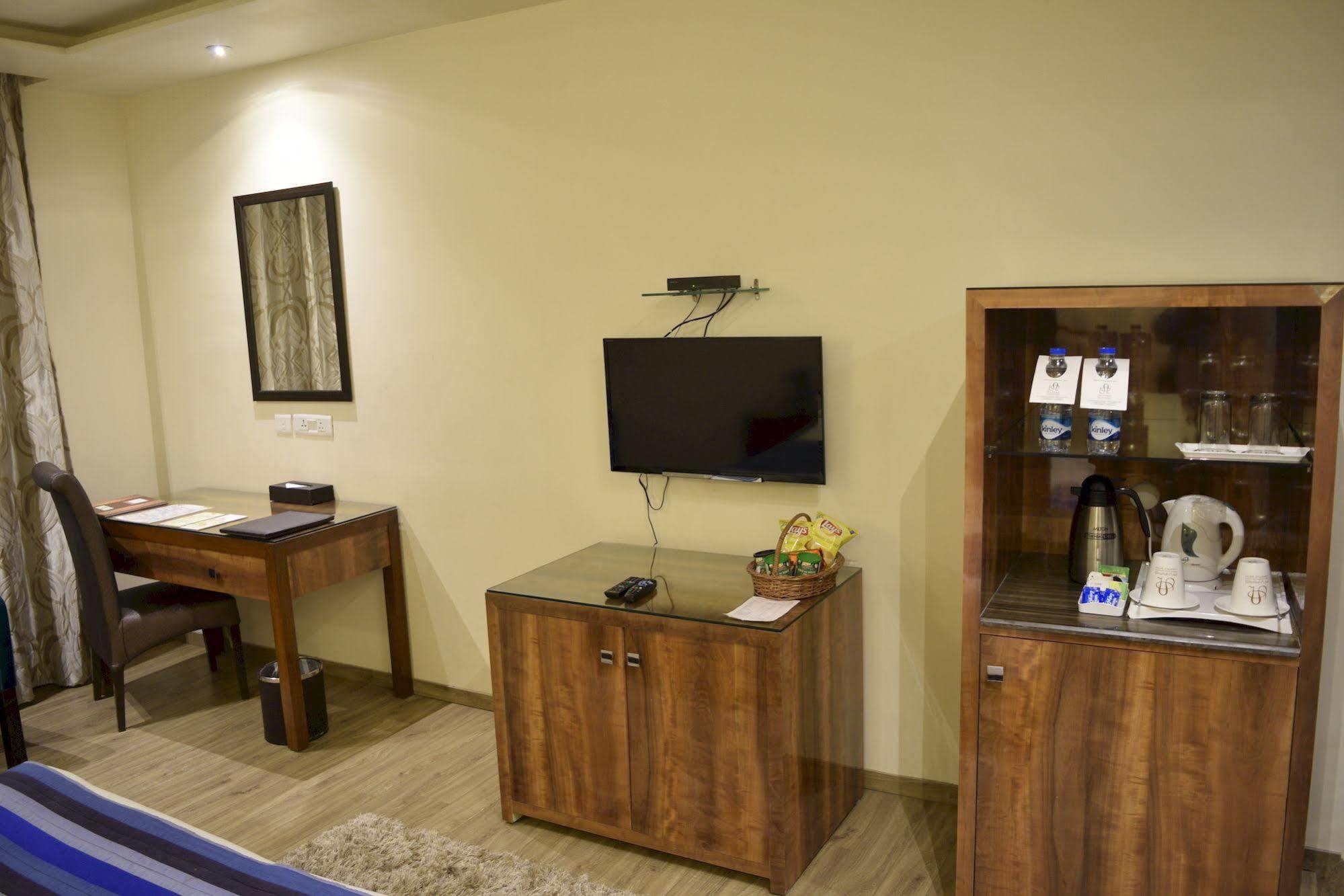 One Earth Avaas Hotel Amritsar Buitenkant foto