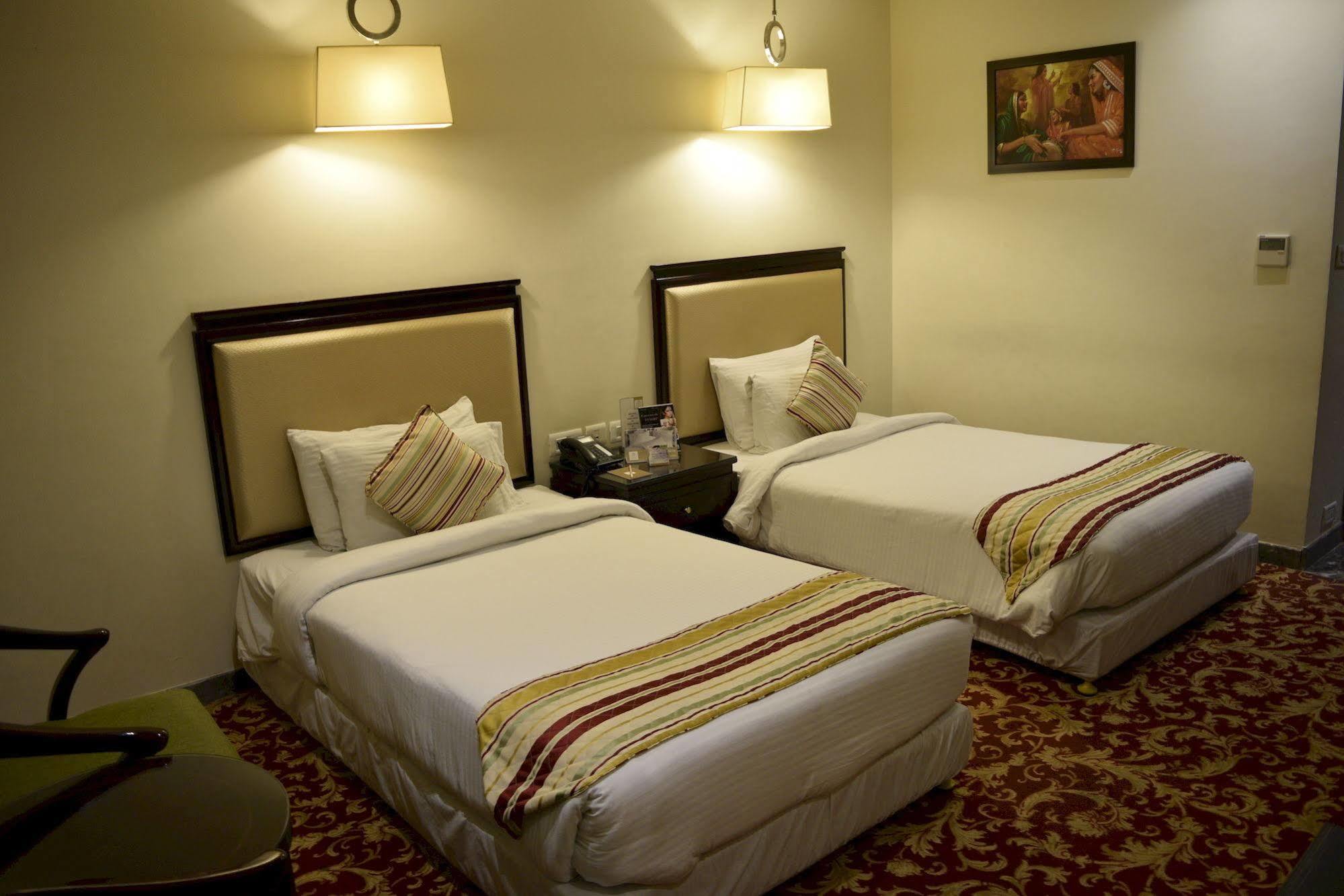 One Earth Avaas Hotel Amritsar Buitenkant foto