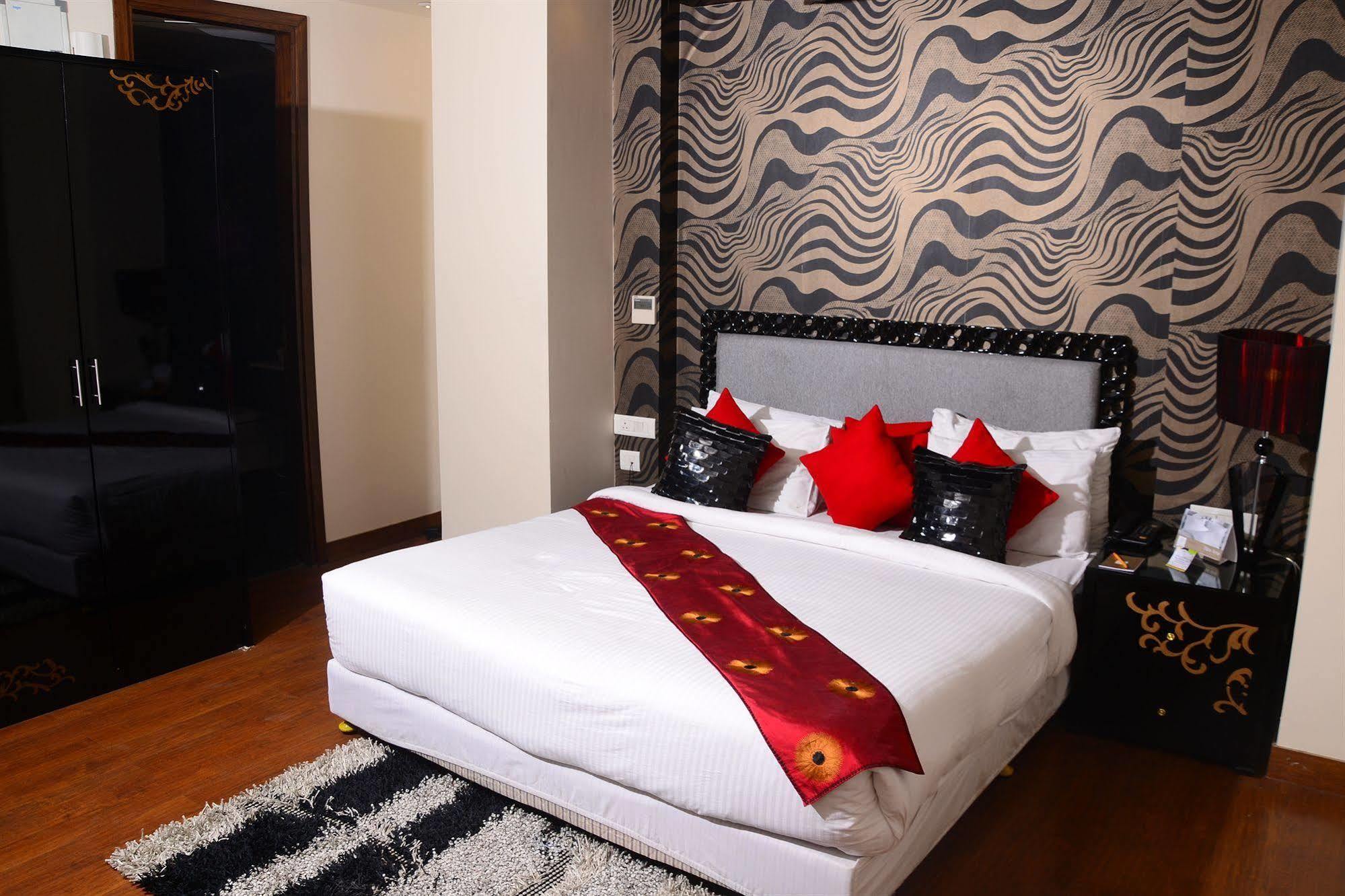 One Earth Avaas Hotel Amritsar Buitenkant foto