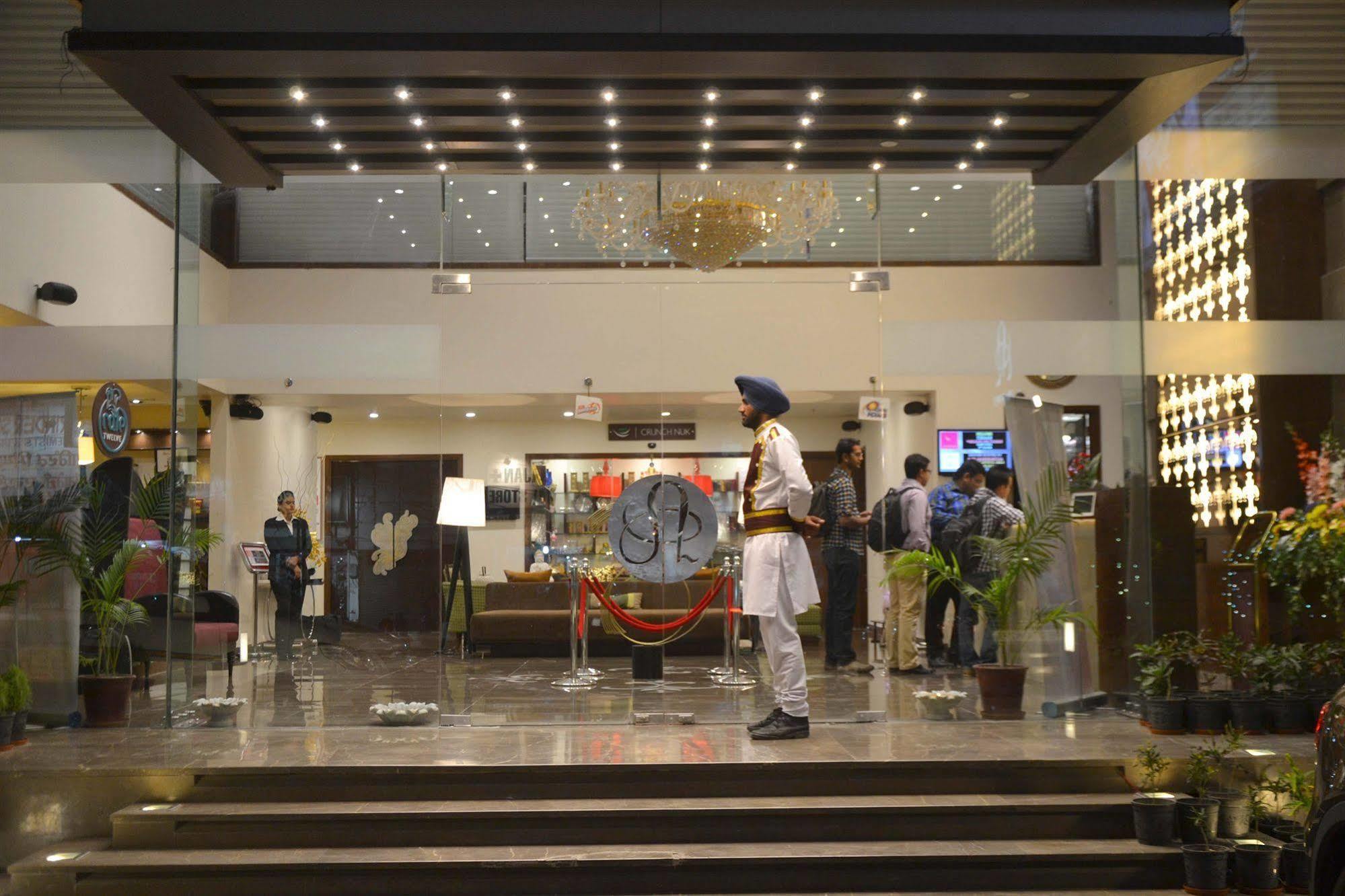 One Earth Avaas Hotel Amritsar Buitenkant foto
